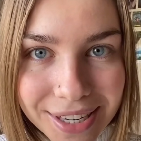 Meet your Posher, Cicsy - Picture 1 of 1